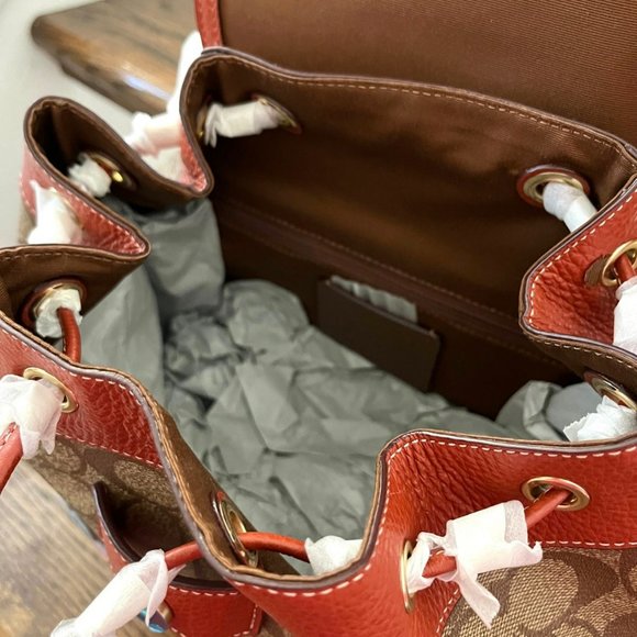 Coach X Peanuts Dempsey Drawstring Backpack In Signature Canvas With Patches - Picture 6 of 8